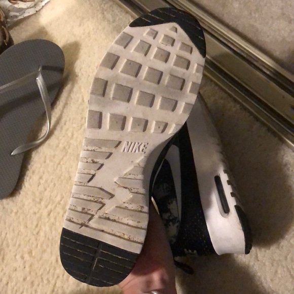 Cute Nike sneakers - Picture 2 of 4